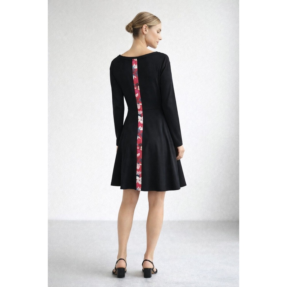Women's Matilda Jane Moments with you Paint It Black Dress Size Medium
